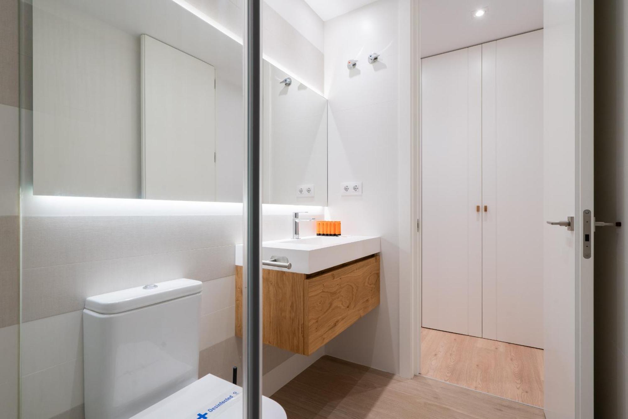 Apartamento Reformado Para 6 Personas En Plena Gran Via Alquiler Temporal Madri Exterior foto